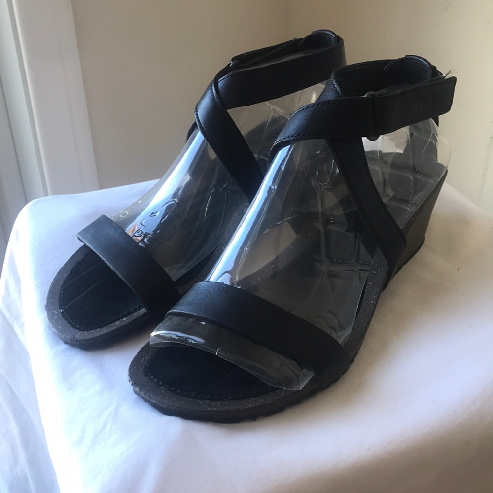 New Teva W Carrillo Strap Wedge 2 Sandals Size 7.5